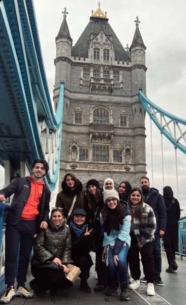 English-Languages-Students-Tower-Bridge-London-Tours