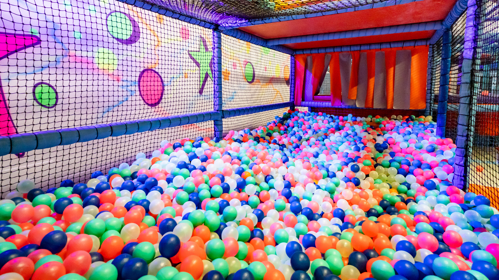 Soft-Play-For-Adults-London-Ballpit